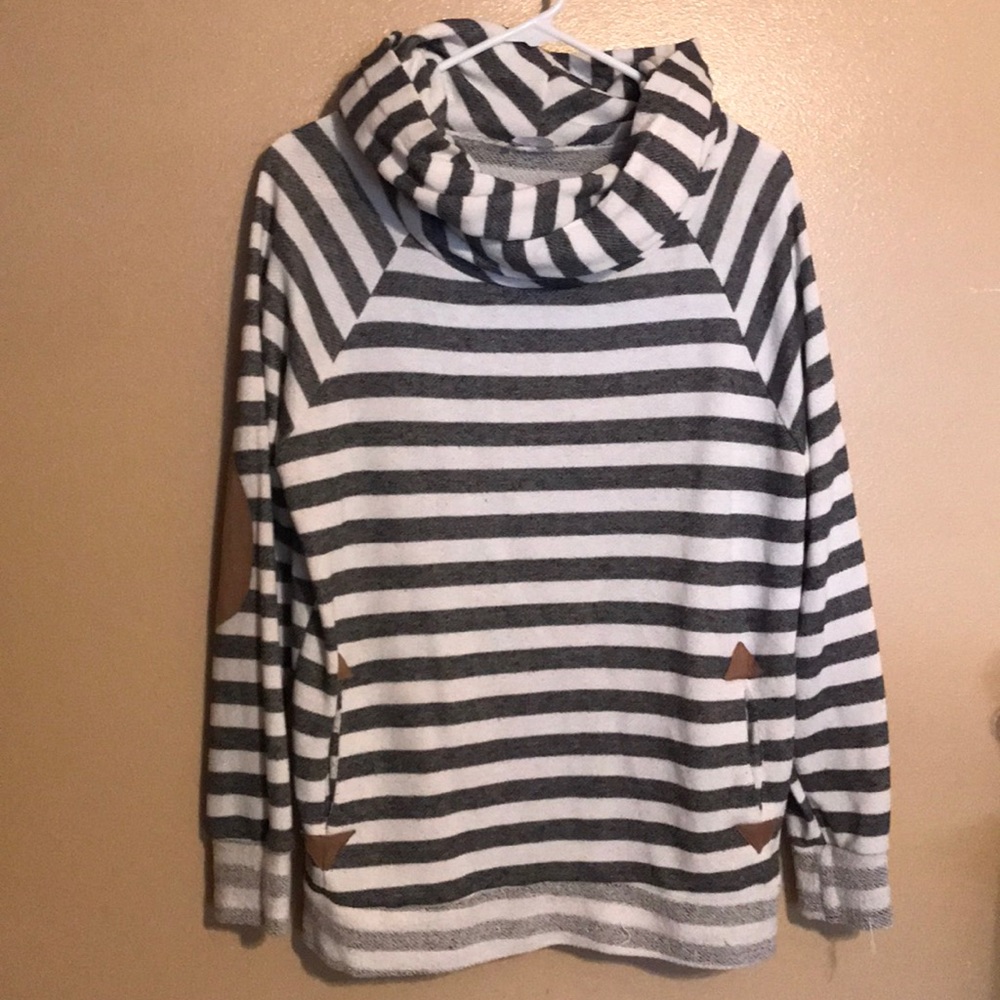 Women’s hoodie/sweater